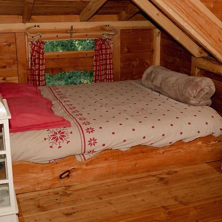 Cabane Perchee Dans Les Arbres Saint-Hilaire-en-Morvan 外观 照片