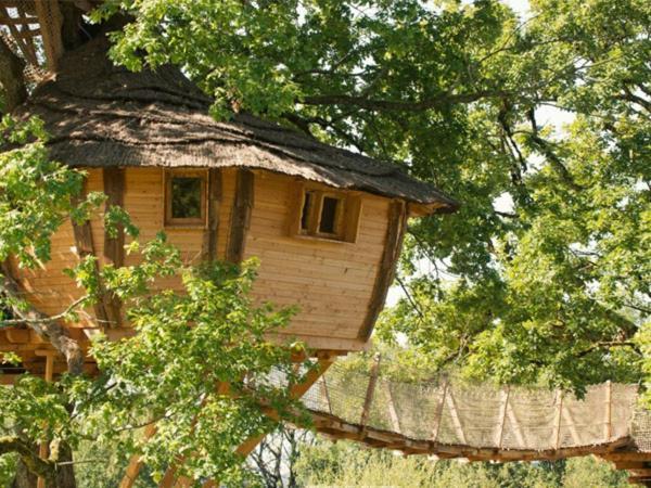 Cabane Perchee Dans Les Arbres Saint-Hilaire-en-Morvan 外观 照片