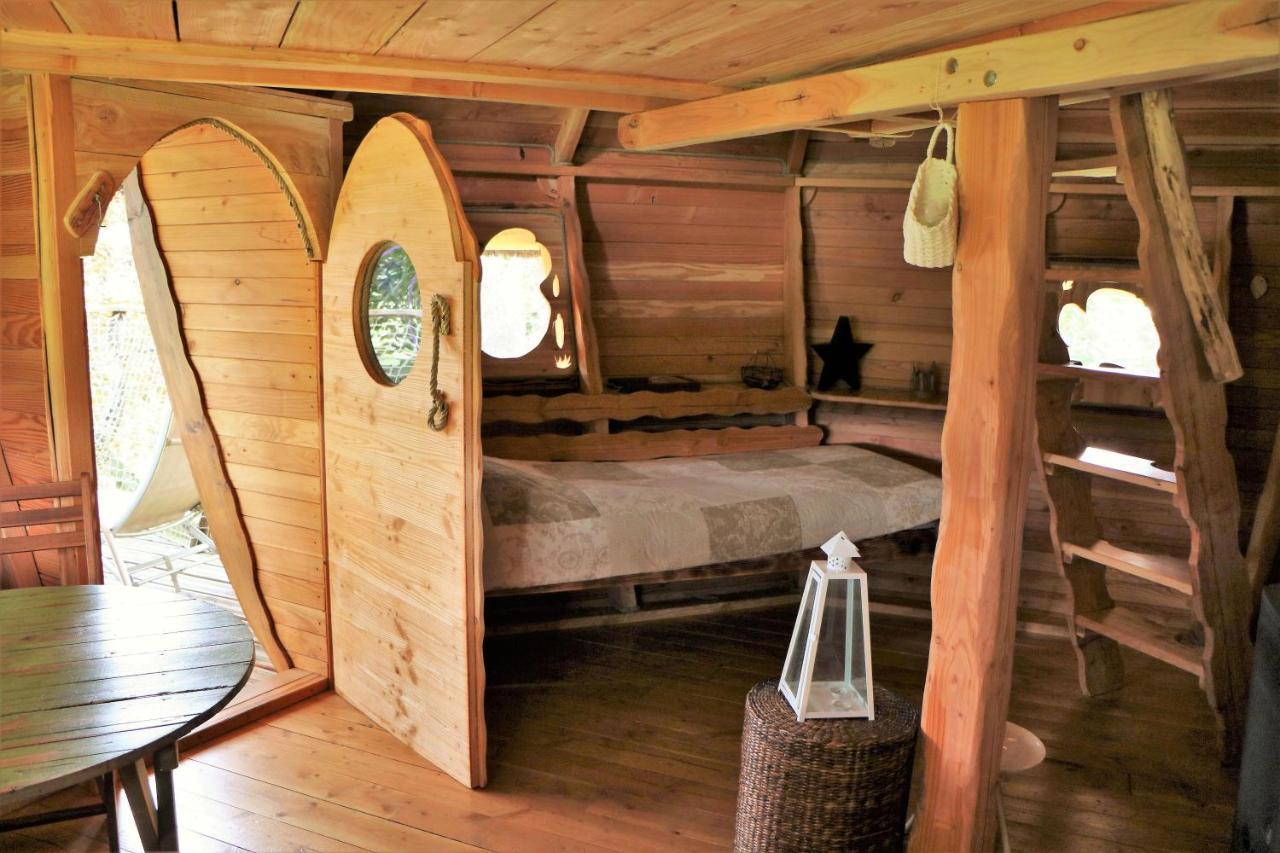 Cabane Perchee Dans Les Arbres Saint-Hilaire-en-Morvan 外观 照片
