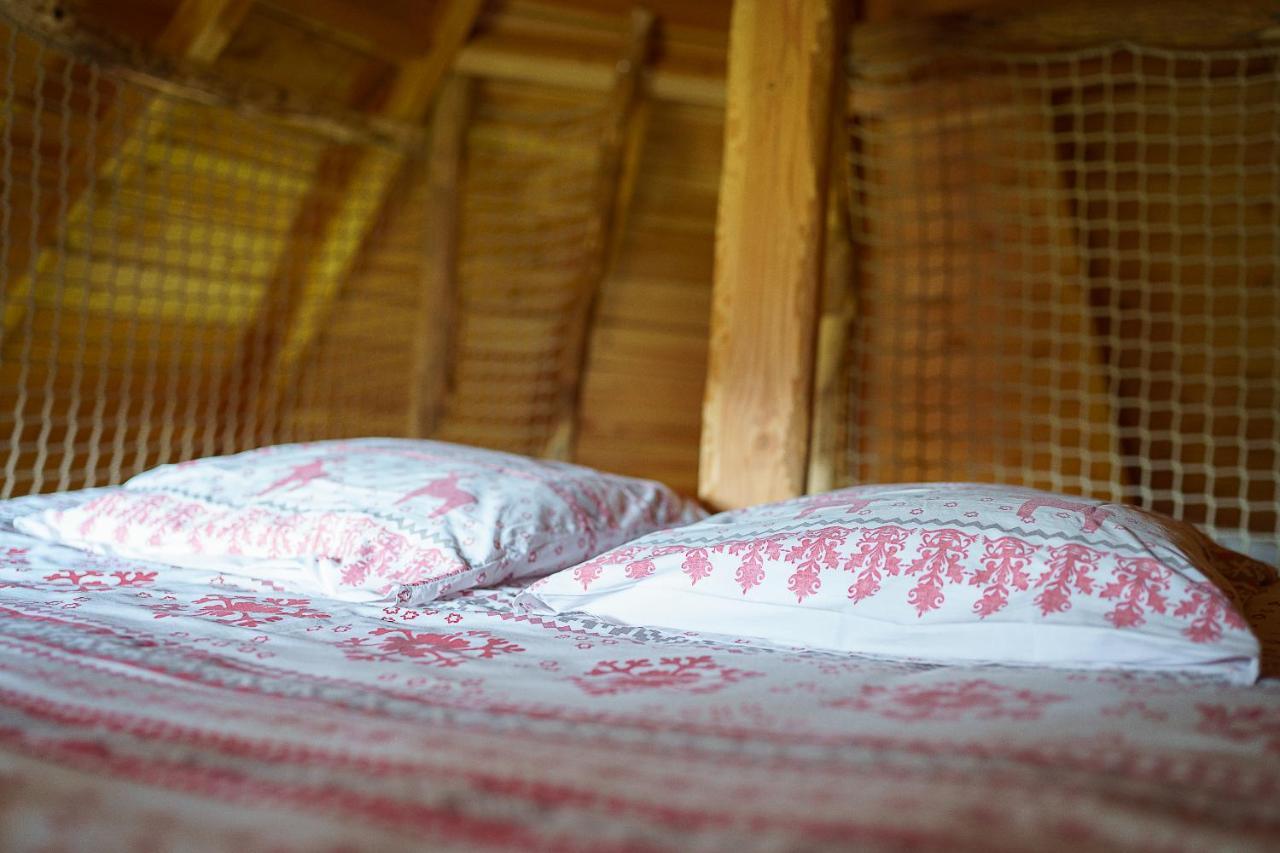 Cabane Perchee Dans Les Arbres Saint-Hilaire-en-Morvan 外观 照片