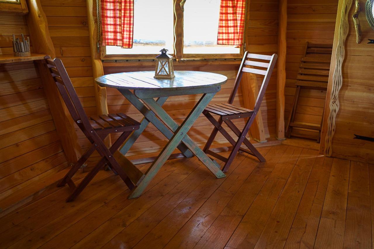 Cabane Perchee Dans Les Arbres Saint-Hilaire-en-Morvan 外观 照片