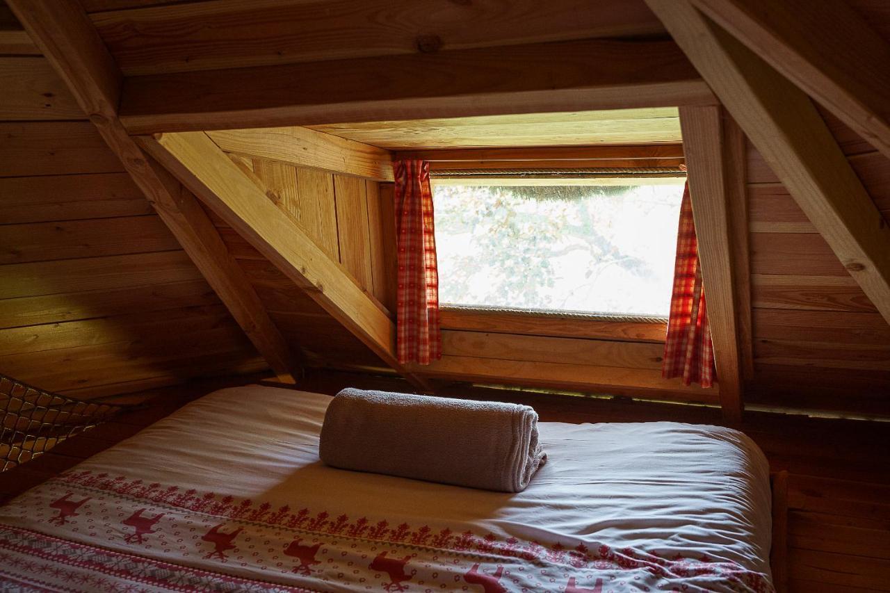 Cabane Perchee Dans Les Arbres Saint-Hilaire-en-Morvan 外观 照片