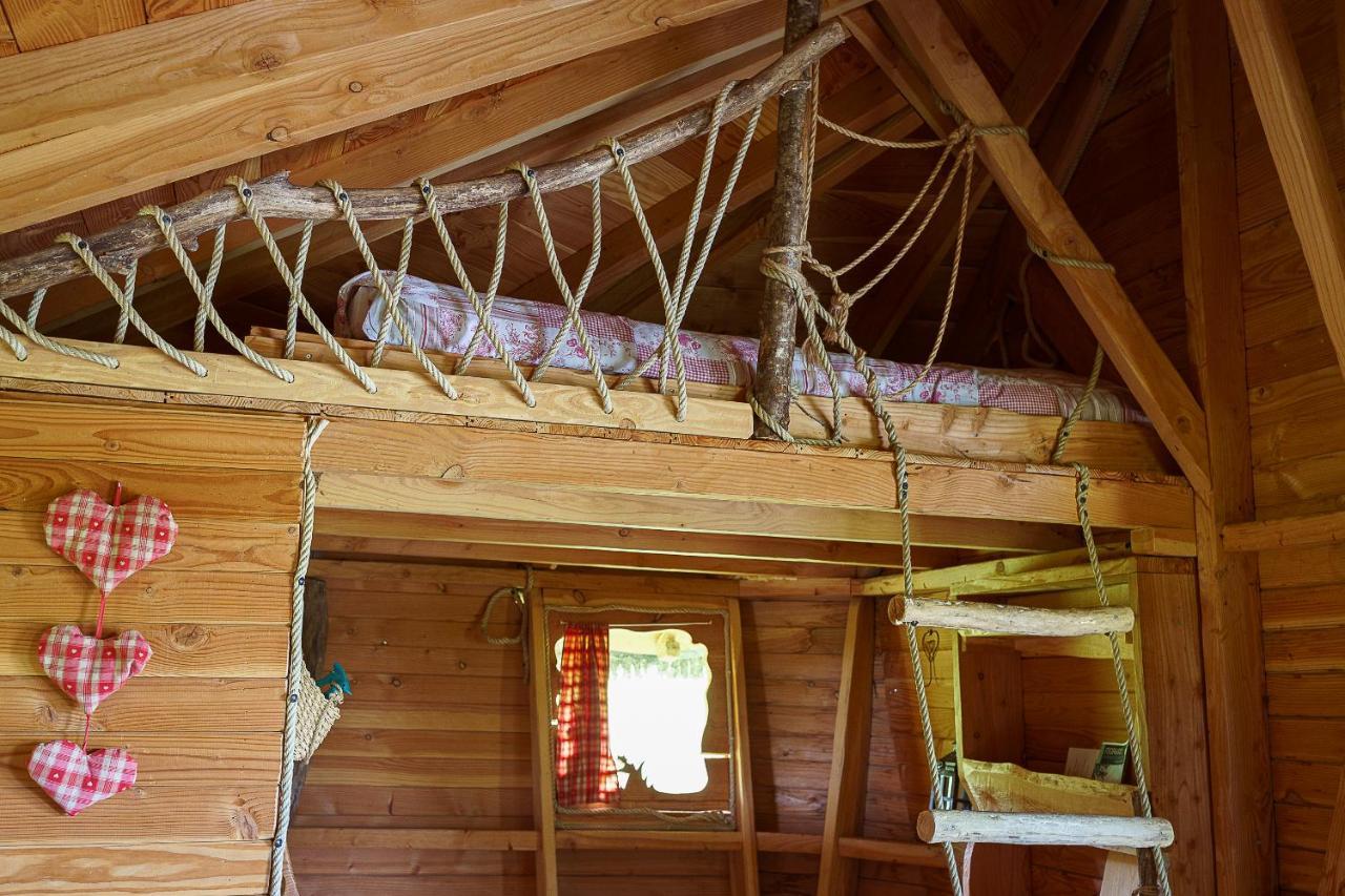 Cabane Perchee Dans Les Arbres Saint-Hilaire-en-Morvan 外观 照片
