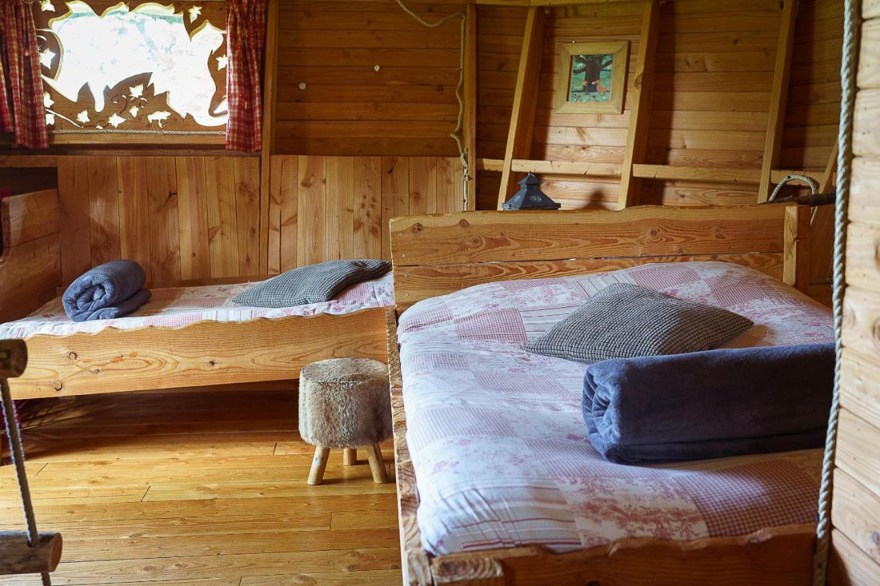 Cabane Perchee Dans Les Arbres Saint-Hilaire-en-Morvan 外观 照片