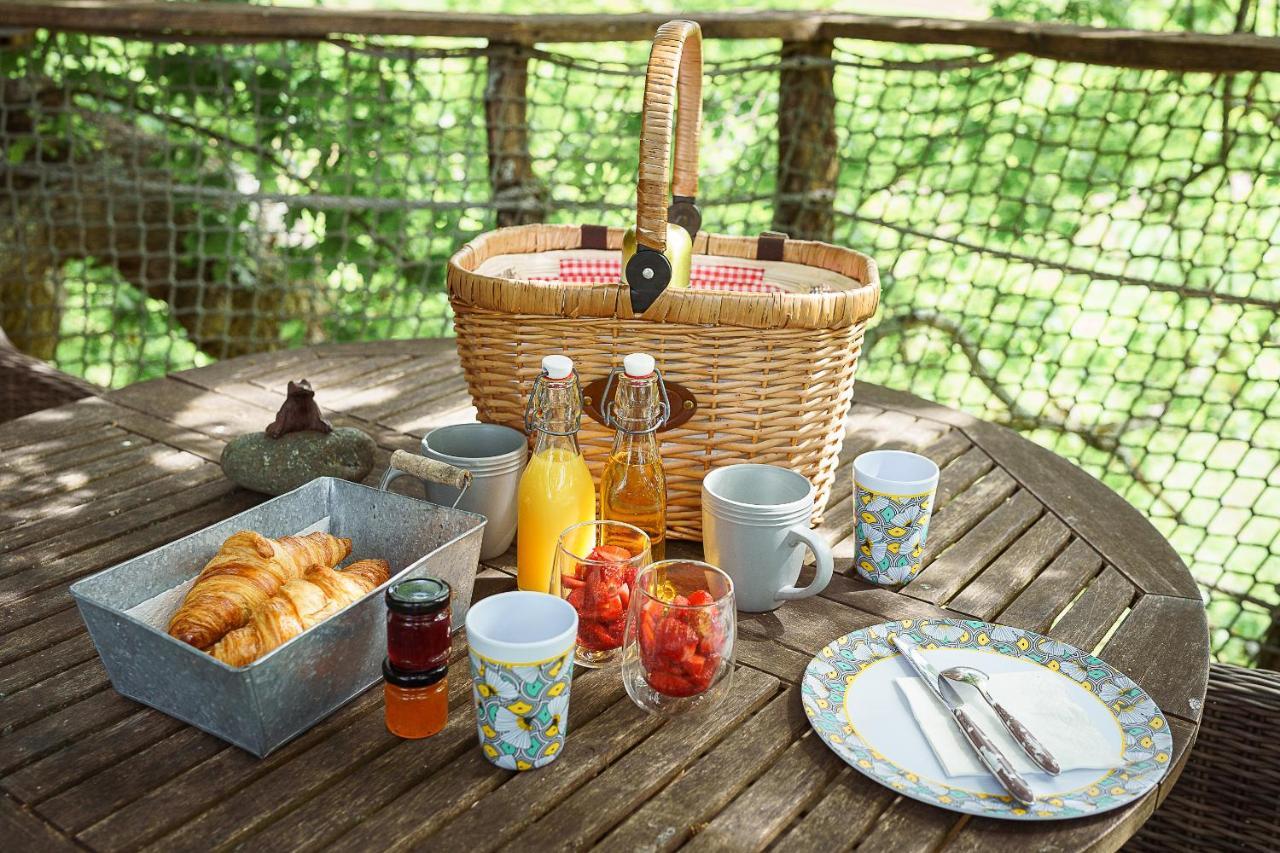 Cabane Perchee Dans Les Arbres Saint-Hilaire-en-Morvan 外观 照片