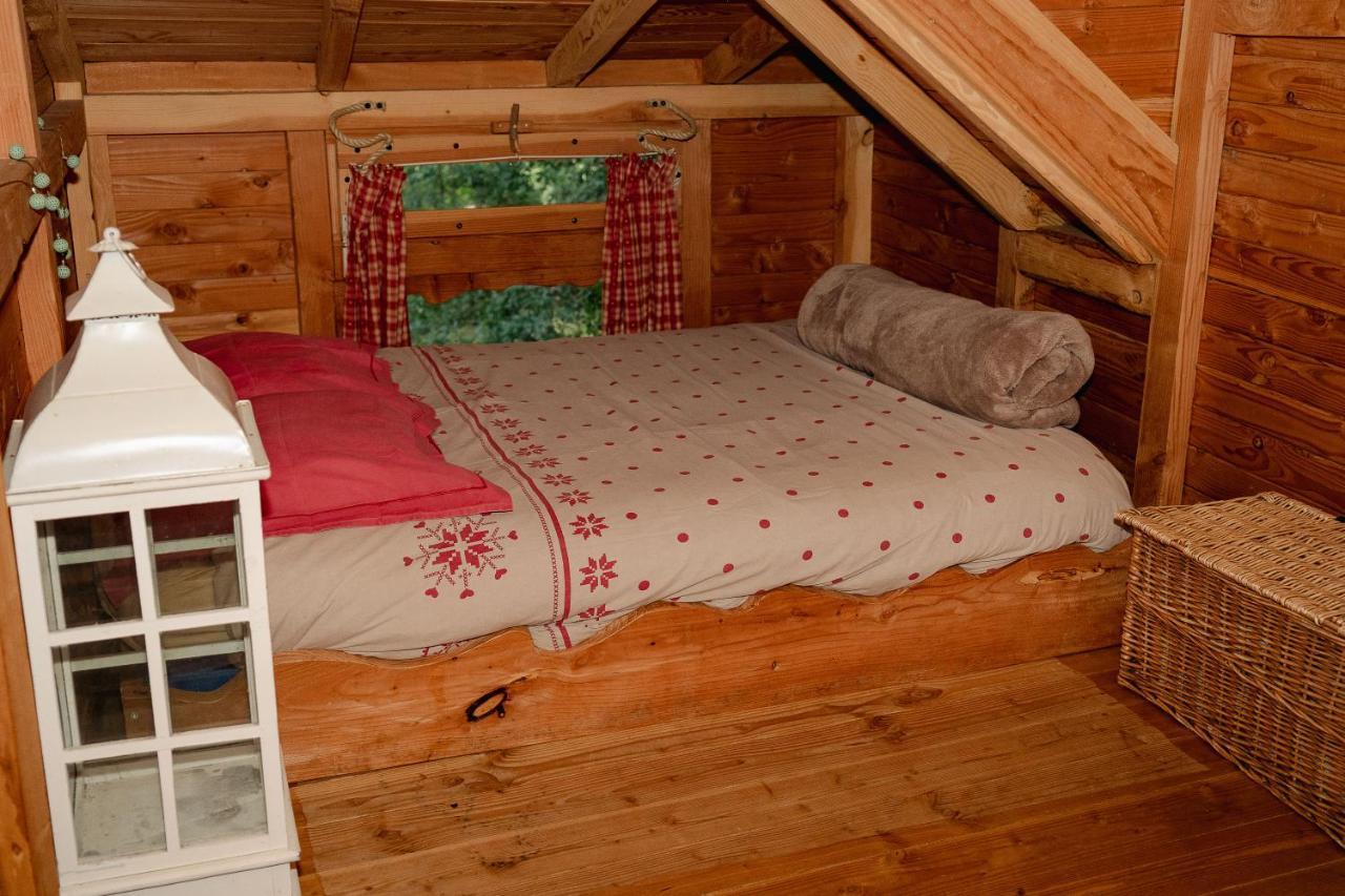 Cabane Perchee Dans Les Arbres Saint-Hilaire-en-Morvan 外观 照片