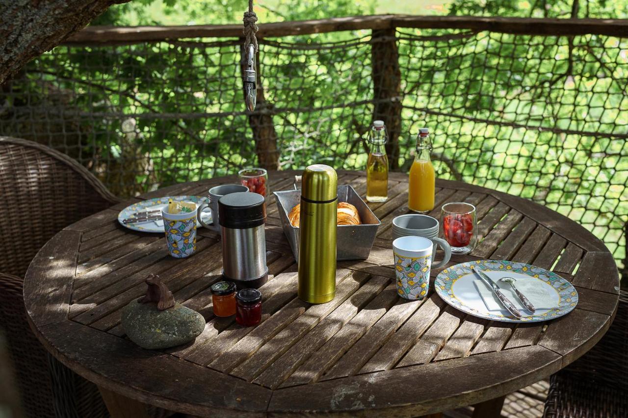 Cabane Perchee Dans Les Arbres Saint-Hilaire-en-Morvan 外观 照片