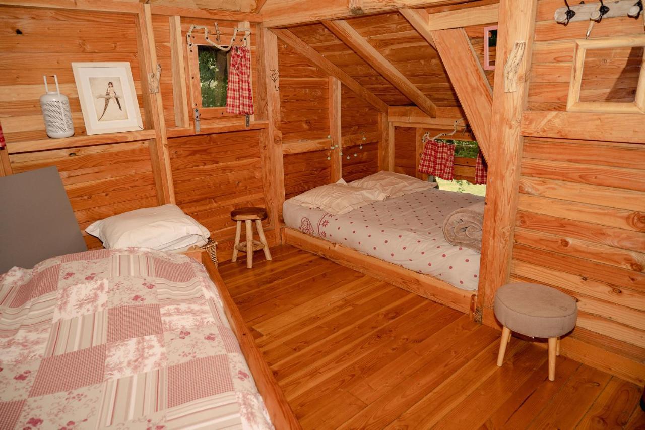 Cabane Perchee Dans Les Arbres Saint-Hilaire-en-Morvan 外观 照片